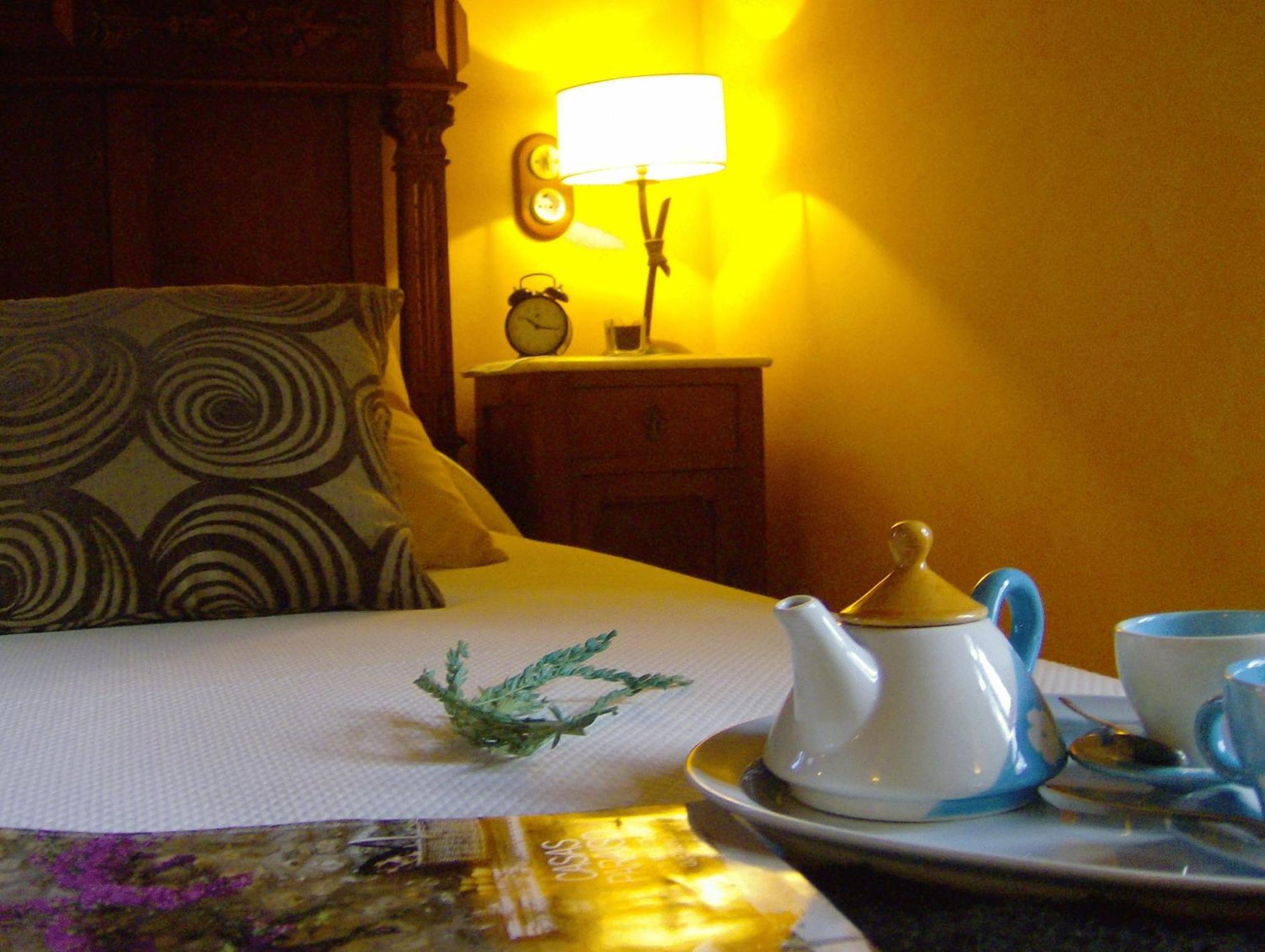 Os Tres Teixos Guest House San Acisclo Room photo