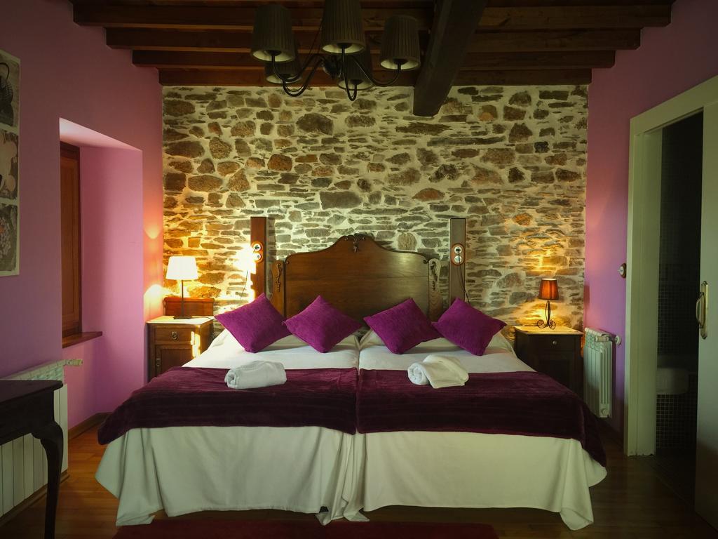 Os Tres Teixos Guest House San Acisclo Exterior photo