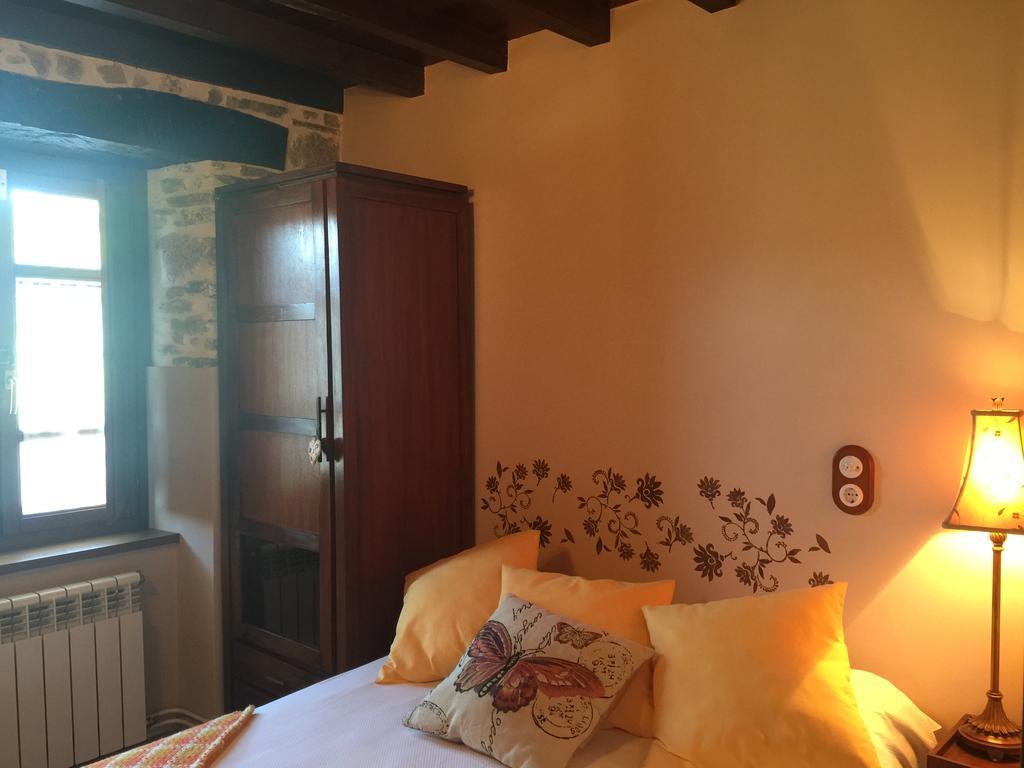 Os Tres Teixos Guest House San Acisclo Exterior photo