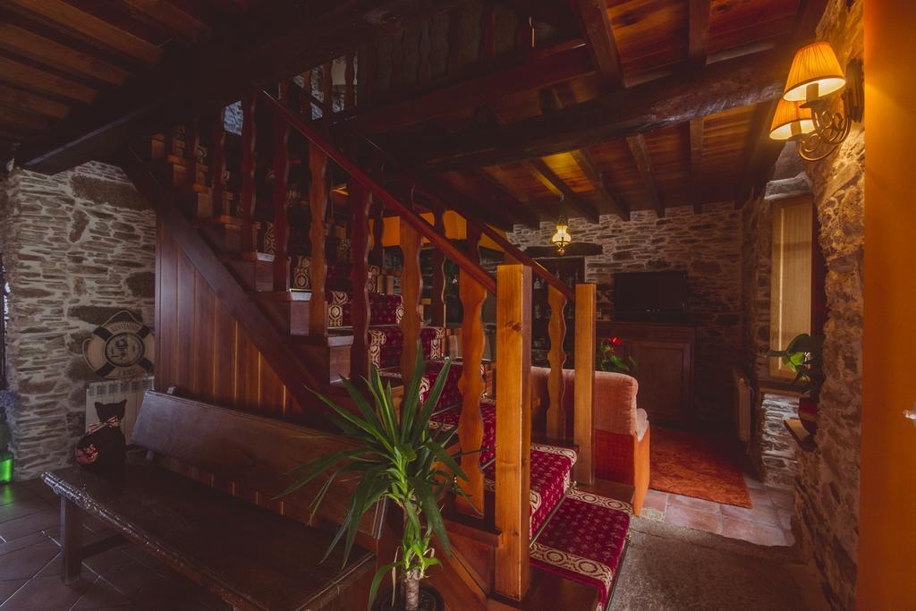 Os Tres Teixos Guest House San Acisclo Exterior photo